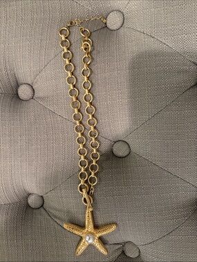 Gold Starfish Pendant Necklace - Unbranded